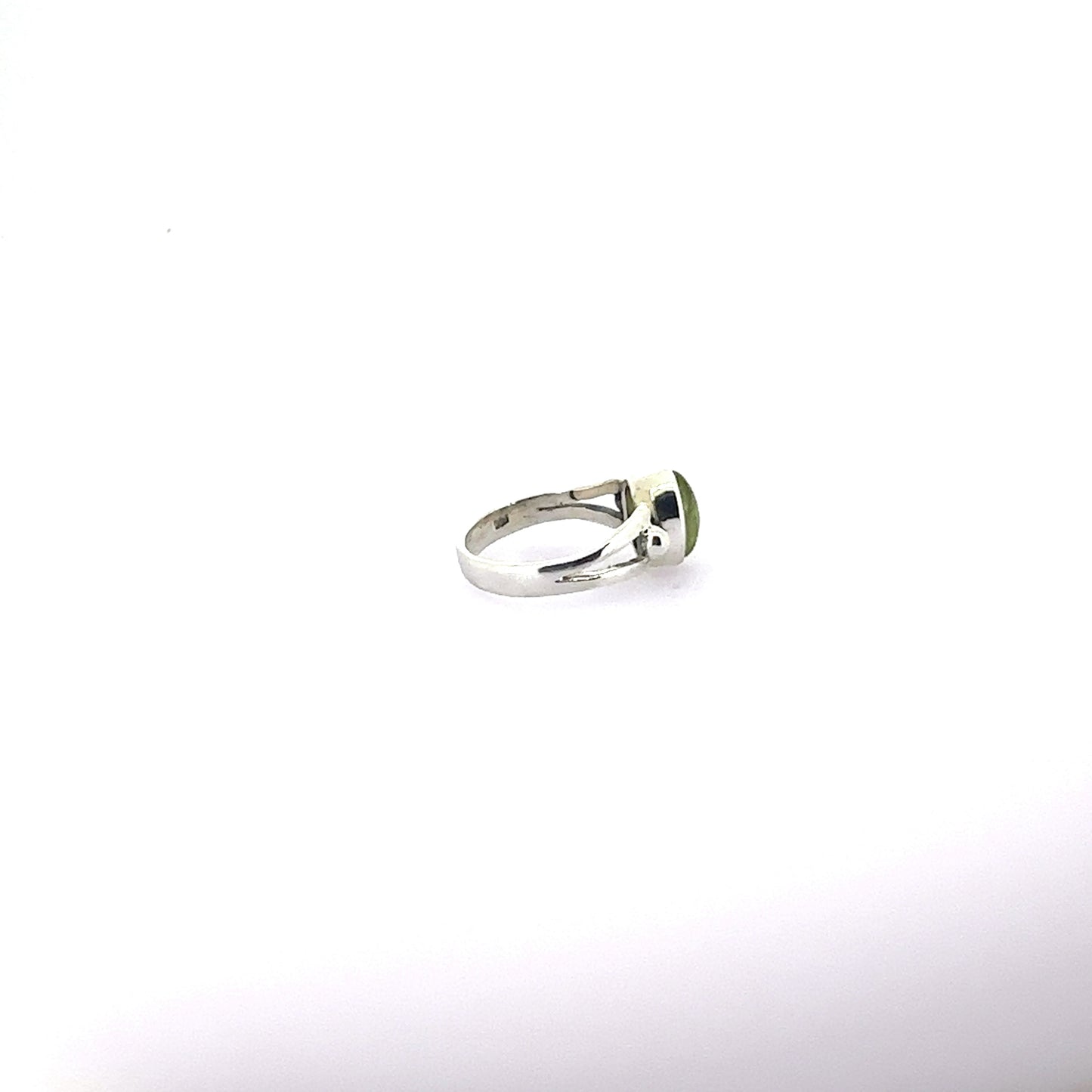 Silver peridot cabochon ring