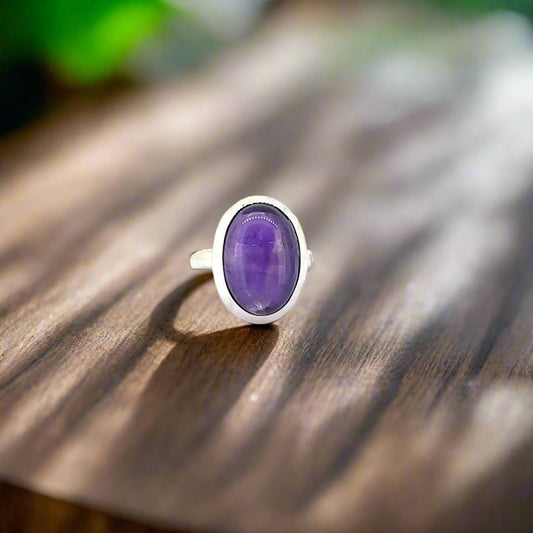 Silver Amethyst Cabochon Ring