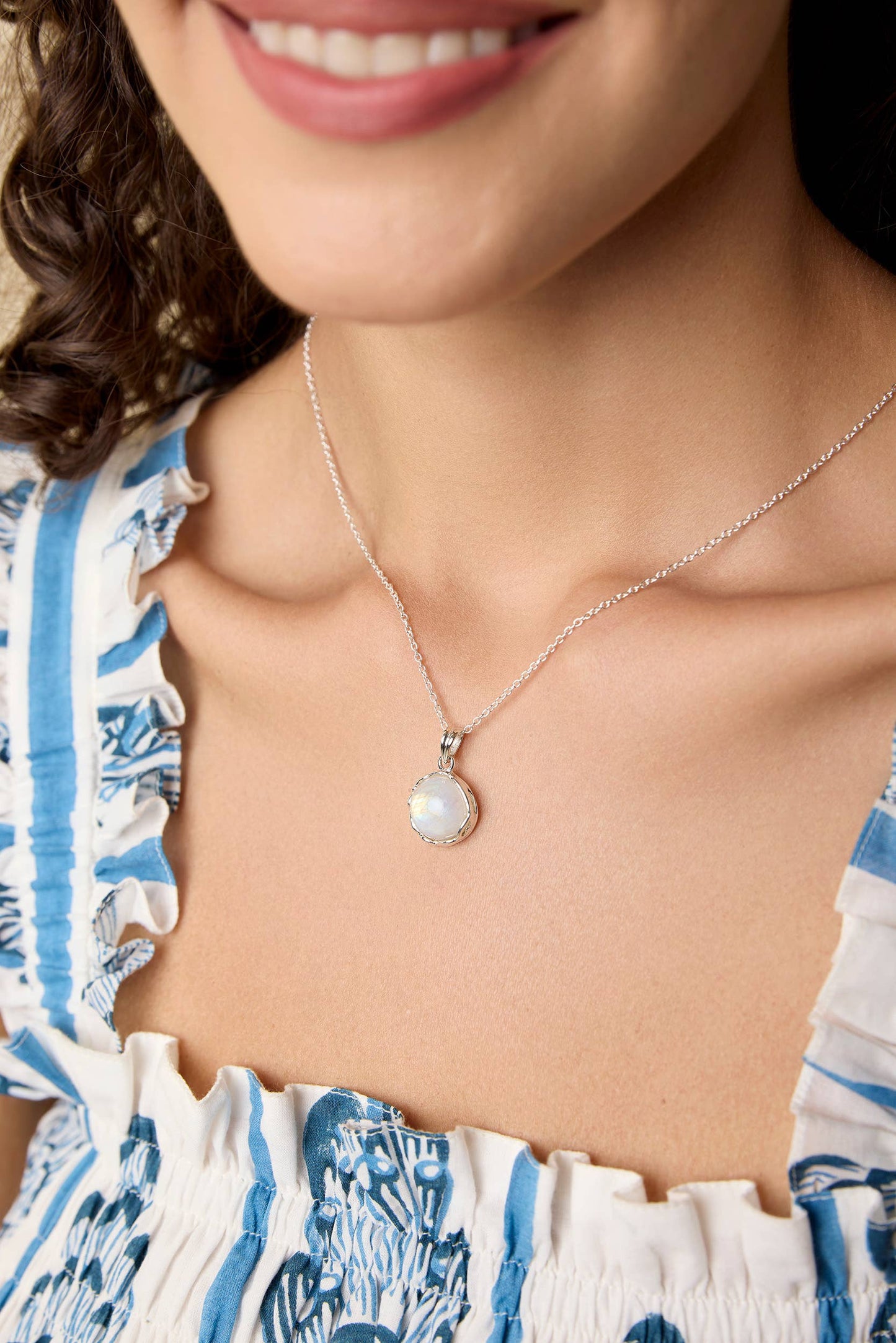 Sterling Silver Moonstone Round Pendant