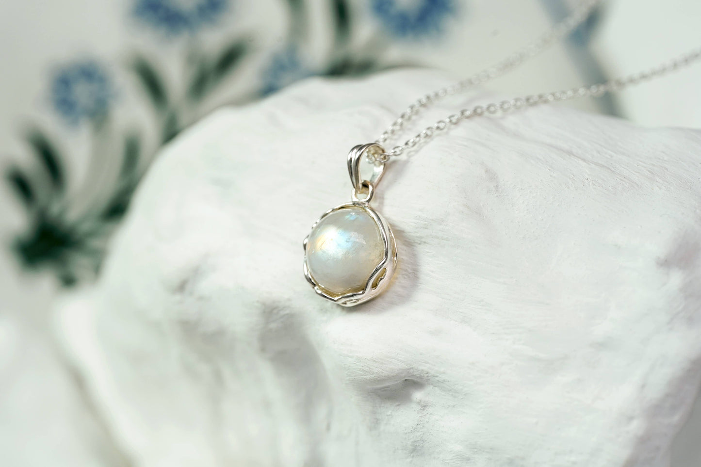 Sterling Silver Moonstone Round Pendant